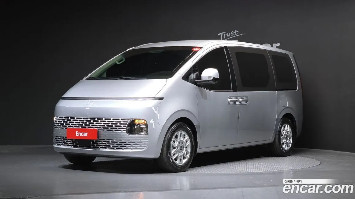 Hyundai Staria Tourer 11-Seater 1