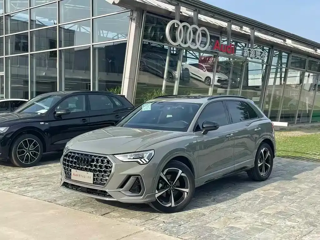 Audi Q3 — фото 1