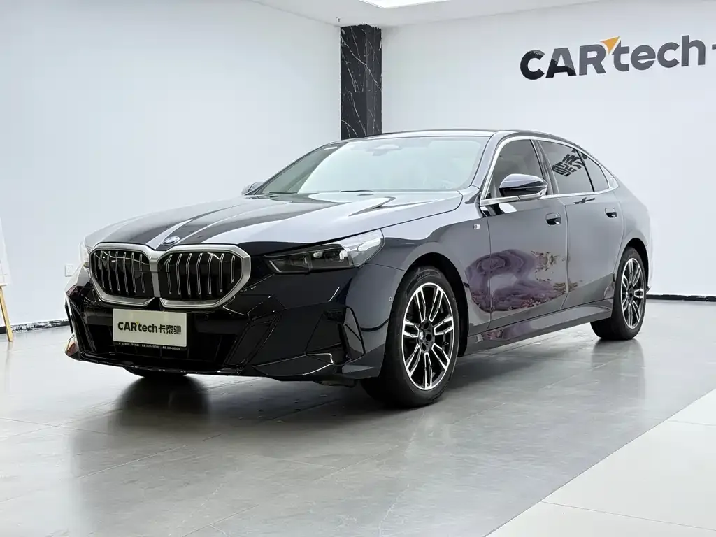 BMW 5 Series — фото 1