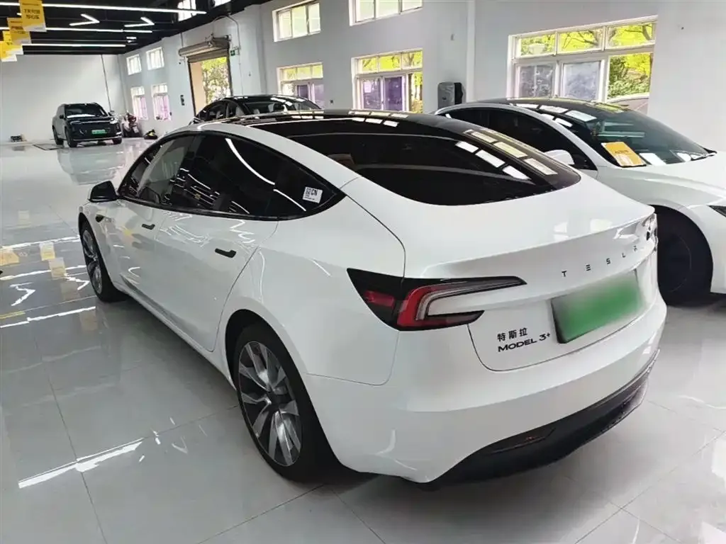 Tesla Model 3 — фото 6