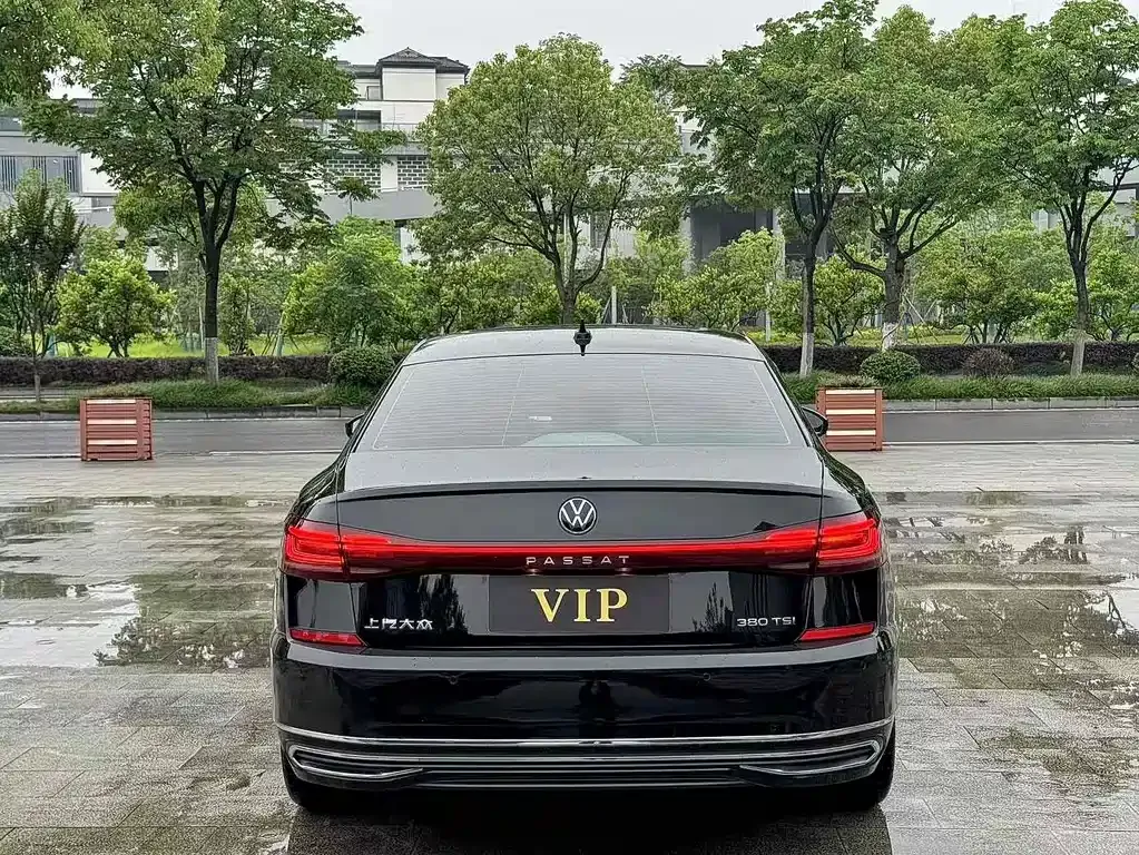 Volkswagen Passat — фото 6
