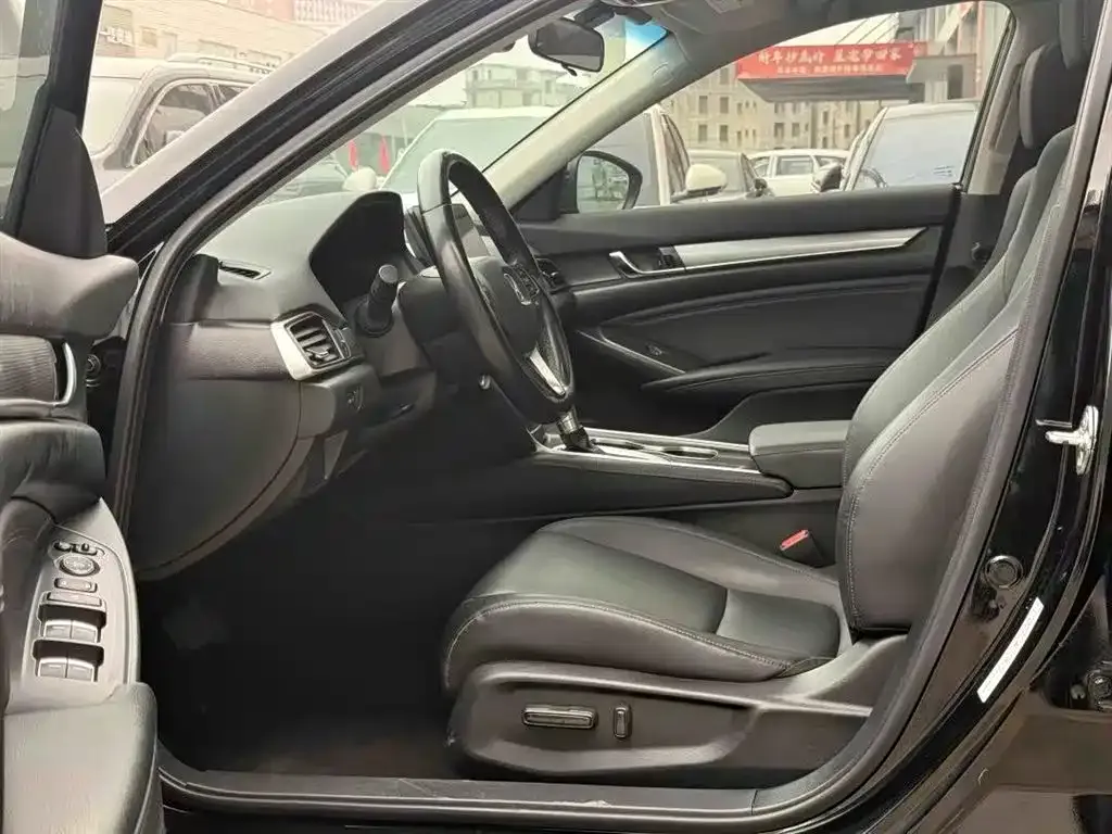 Honda Accord — фото 4