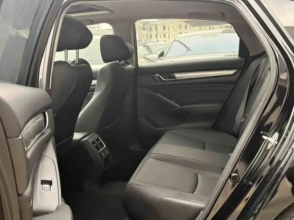Honda Accord — фото 5