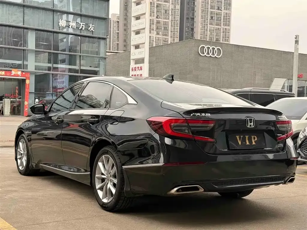 Honda Accord — фото 9