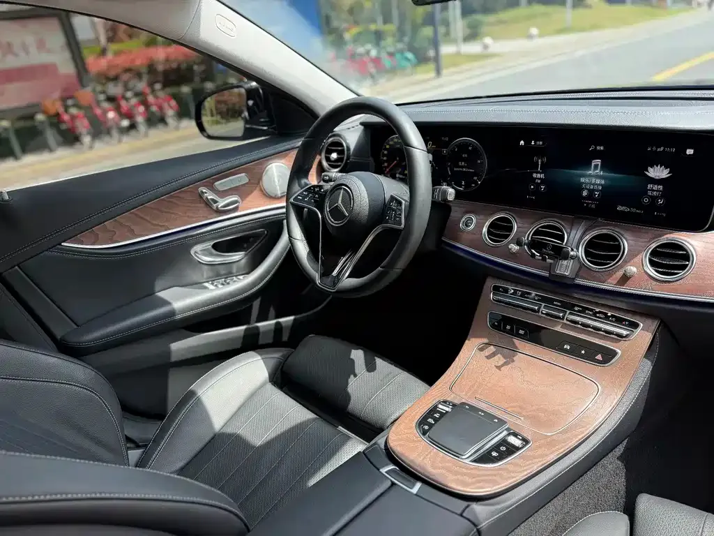 Mercedes-Benz E-Class — фото 3