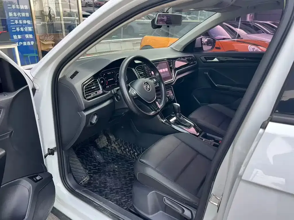 Volkswagen T-Roc 2021 из CN, фото 10