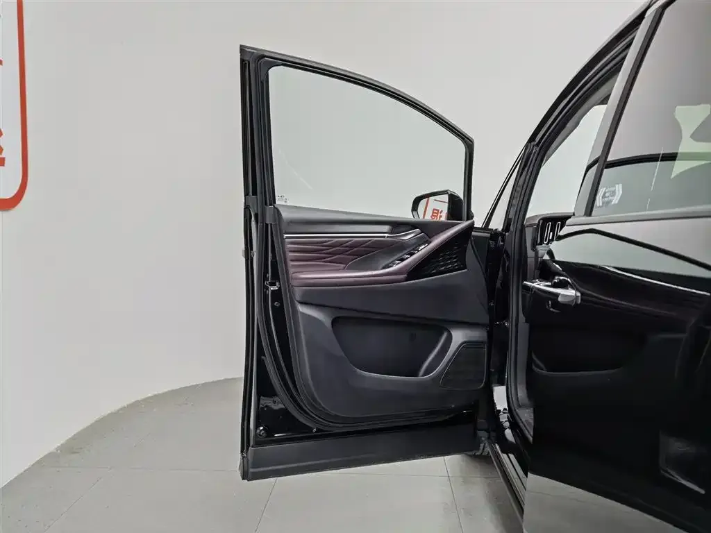 GAC Motor Trumpchi M8 — фото 2