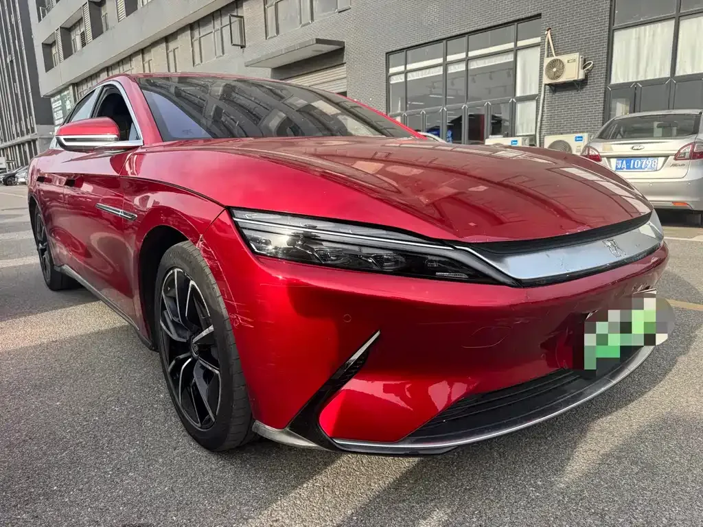 BYD Han — фото 10