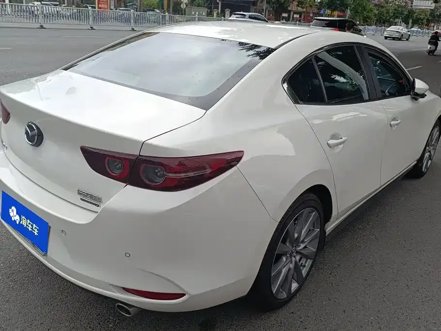 Mazda 3 Axela — фото 10