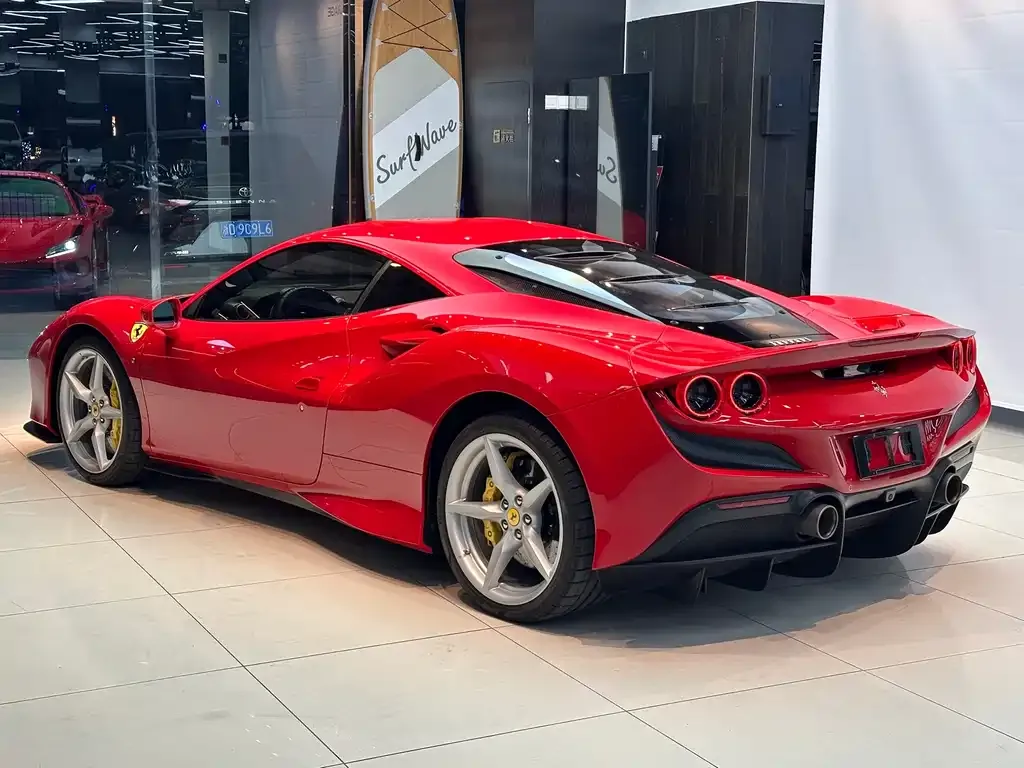 Ferrari F8 — фото 7