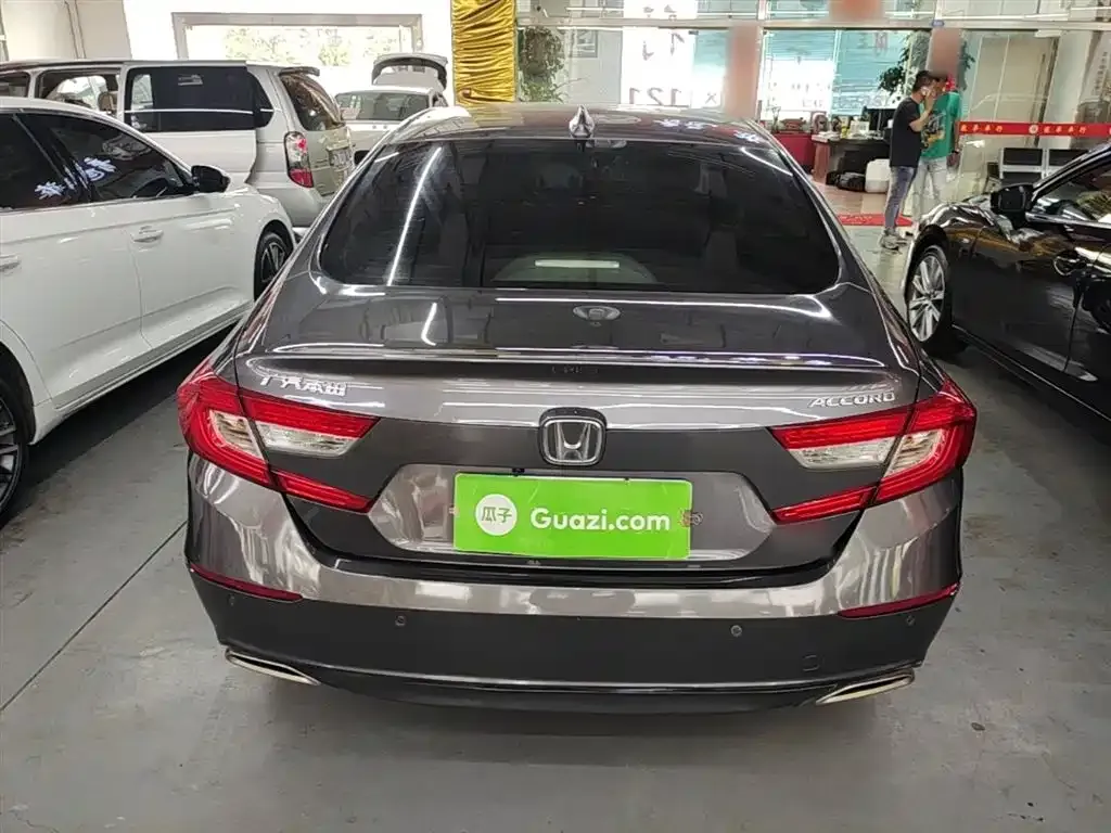 Honda Accord — фото 7