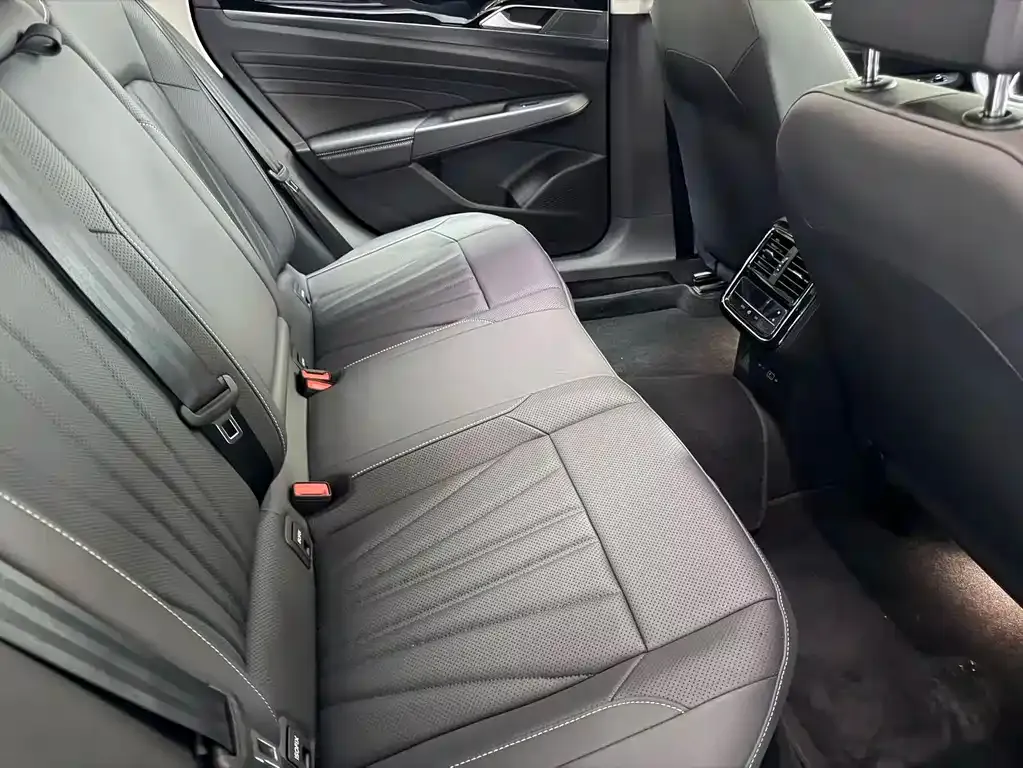 Volkswagen Passat — фото 8