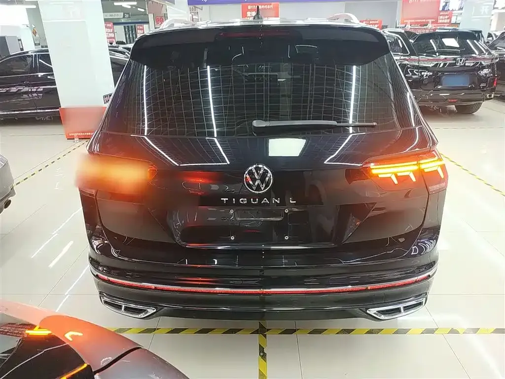 Volkswagen Tiguan L — фото 2