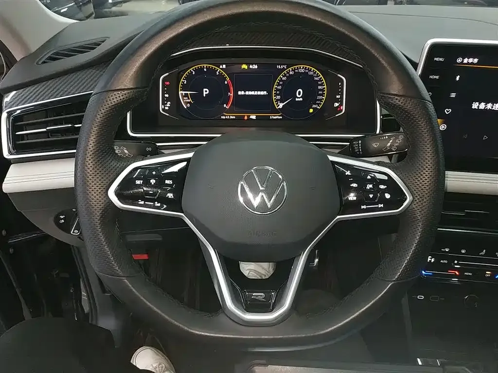 Volkswagen Tiguan L — фото 8
