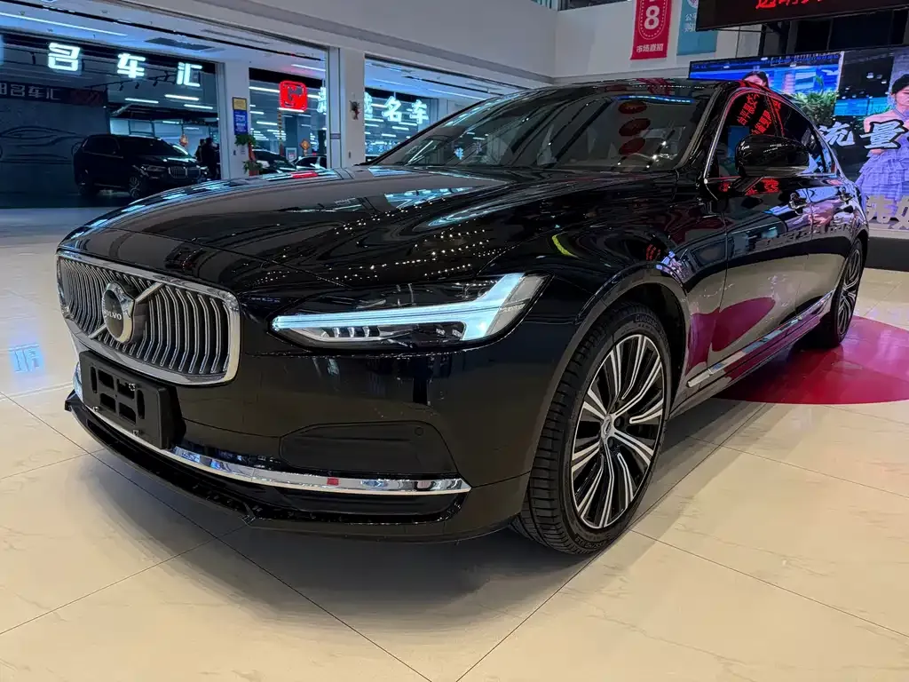 Volvo S90 — фото 1