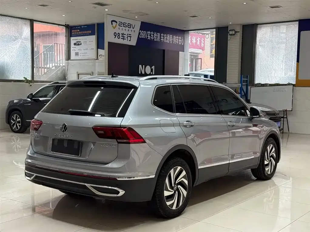 Volkswagen Tiguan L — фото 7