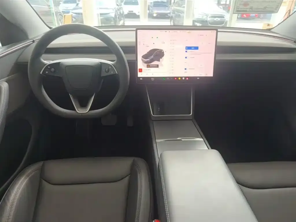 Tesla Model Y — фото 6