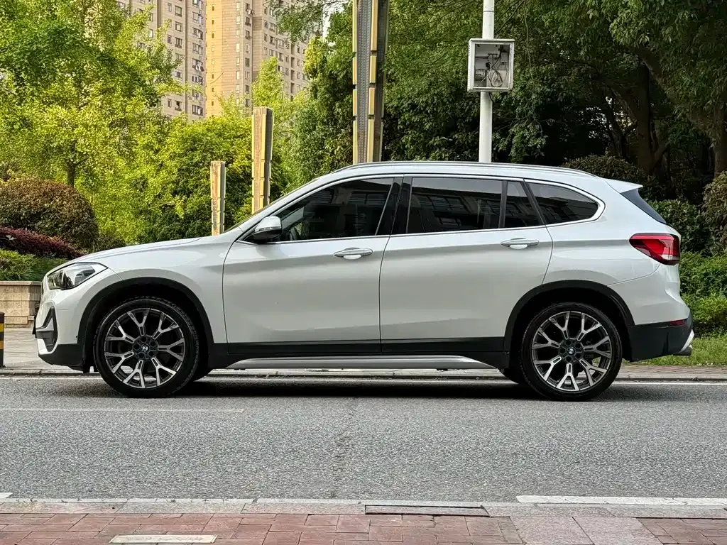 BMW X1 2021 из CN, фото 8