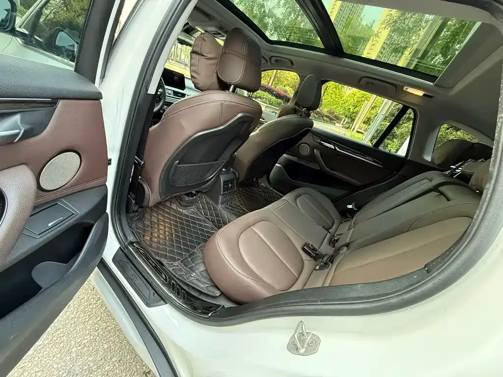 BMW X1 2021 из CN, фото 10