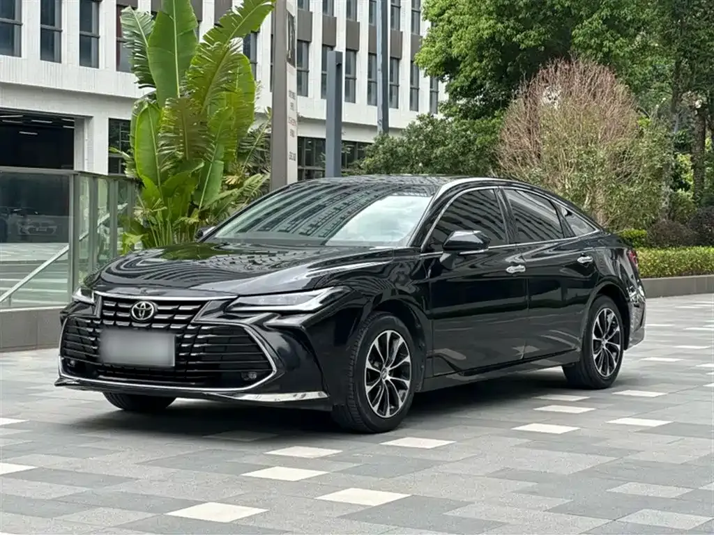 Toyota Avalon — фото 1
