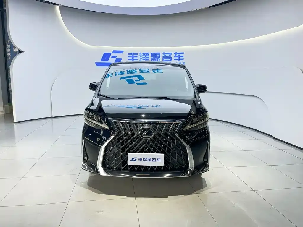 Toyota Vellfire — фото 7