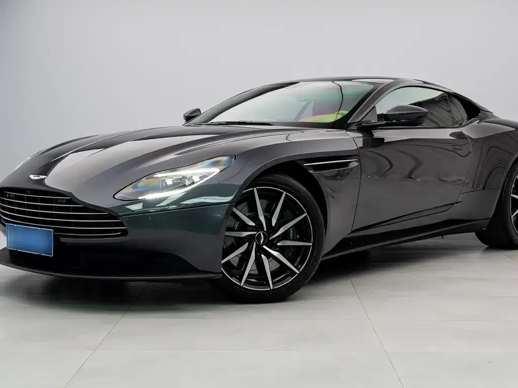 Aston Martin DB11 2021 из CN, фото 7