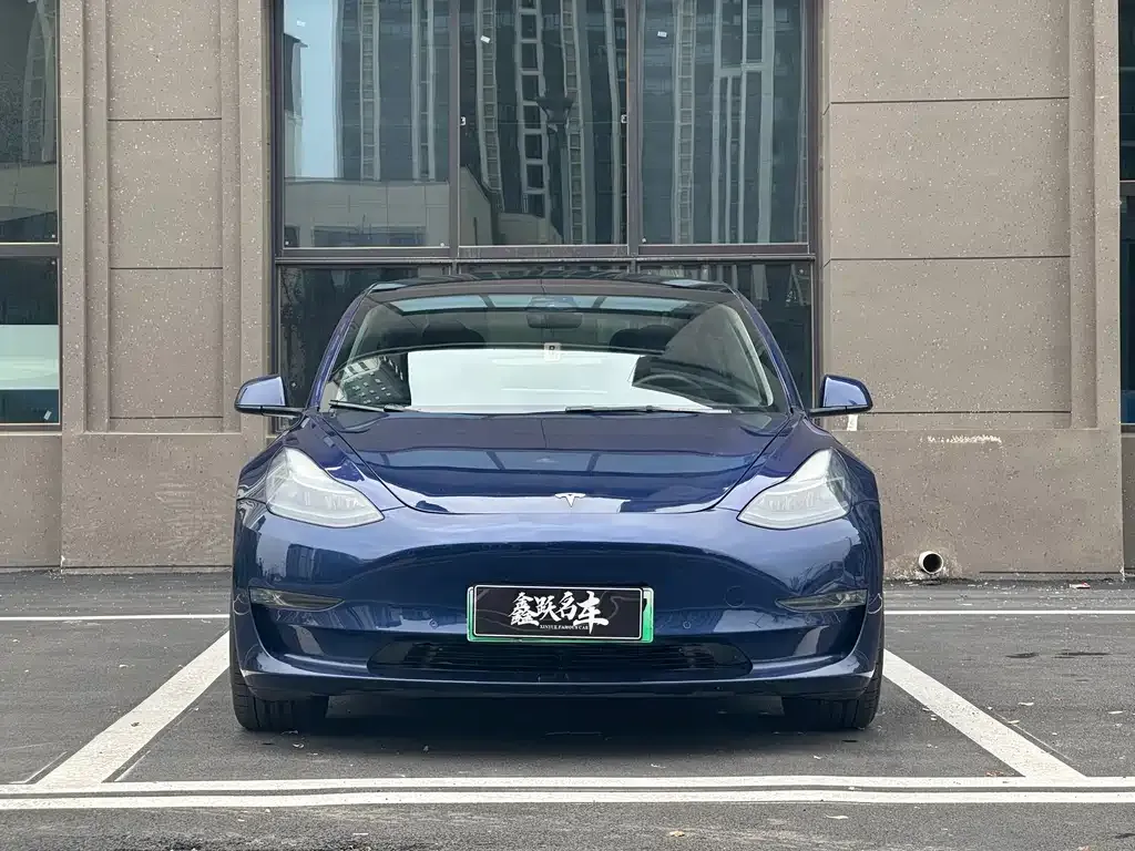 Tesla Model 3 — фото 9