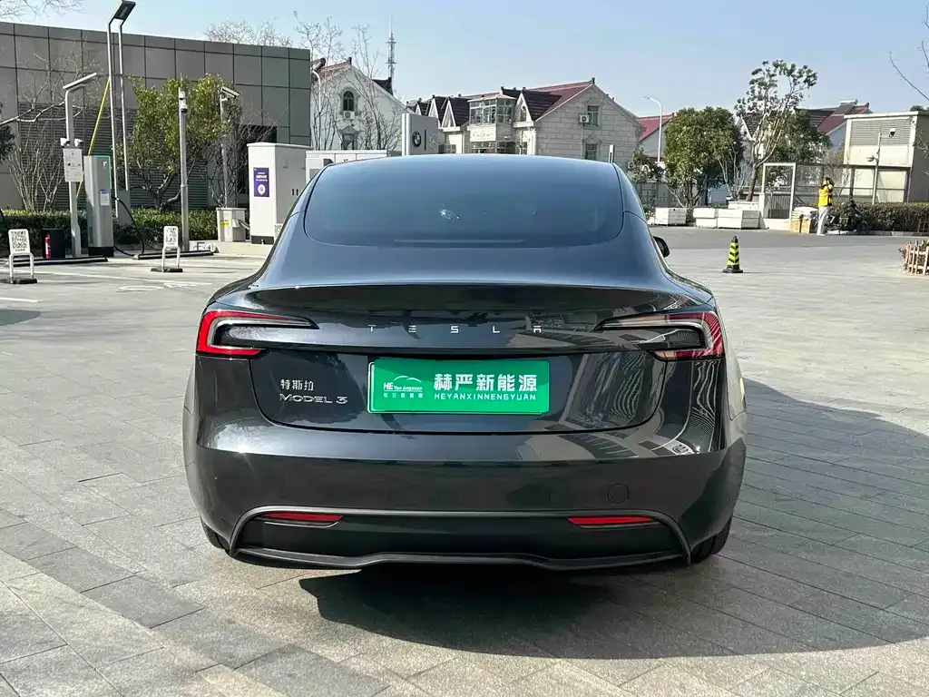 Tesla Model 3 — фото 6
