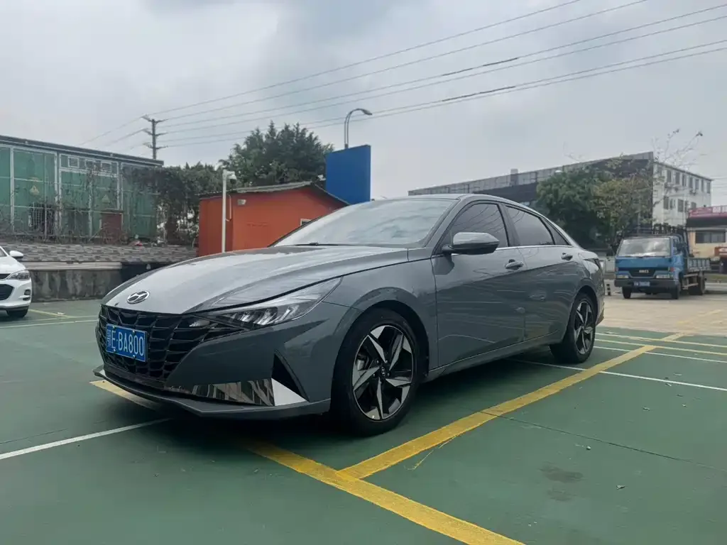Hyundai Elantra — фото 6
