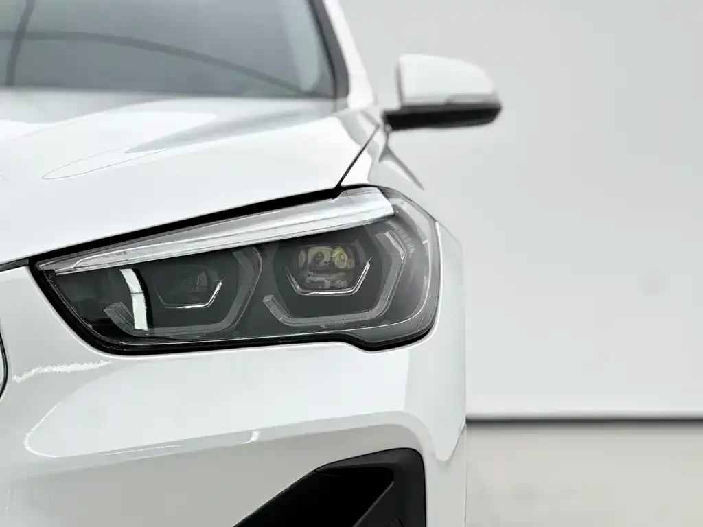 BMW X1 — фото 8