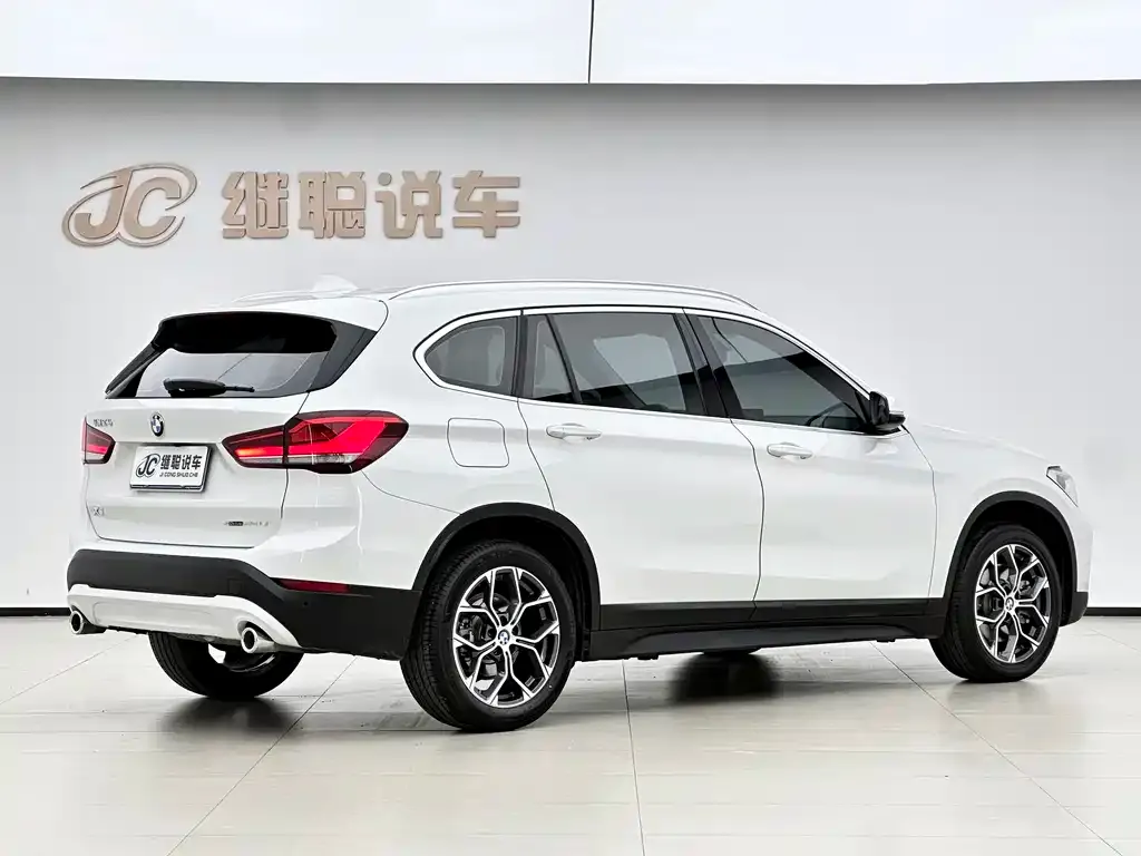 BMW X1 — фото 4