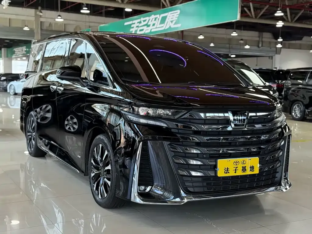 Toyota Vellfire — фото 6