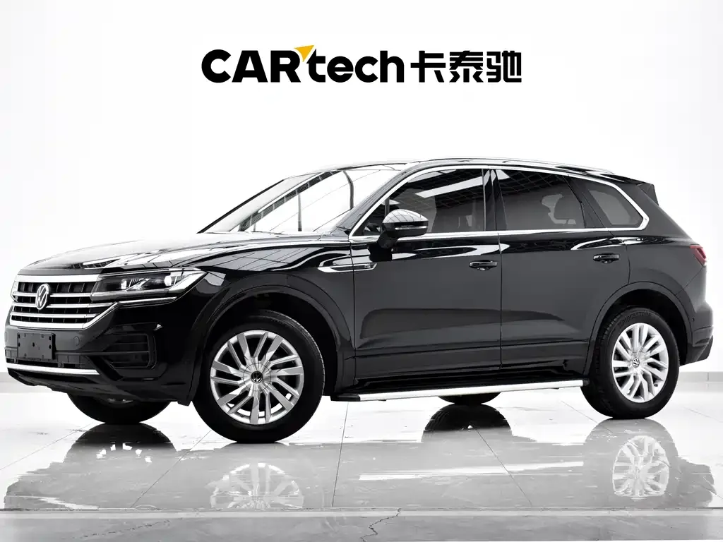Volkswagen Touareg — фото 1