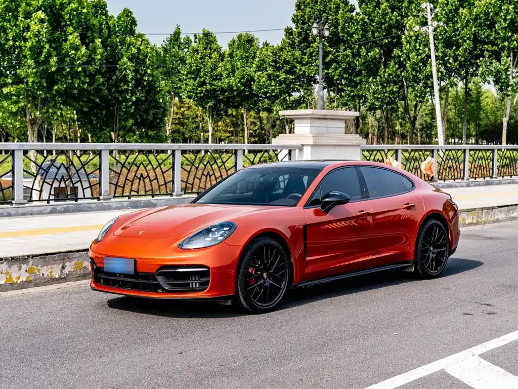 Porsche Panamera — фото 1
