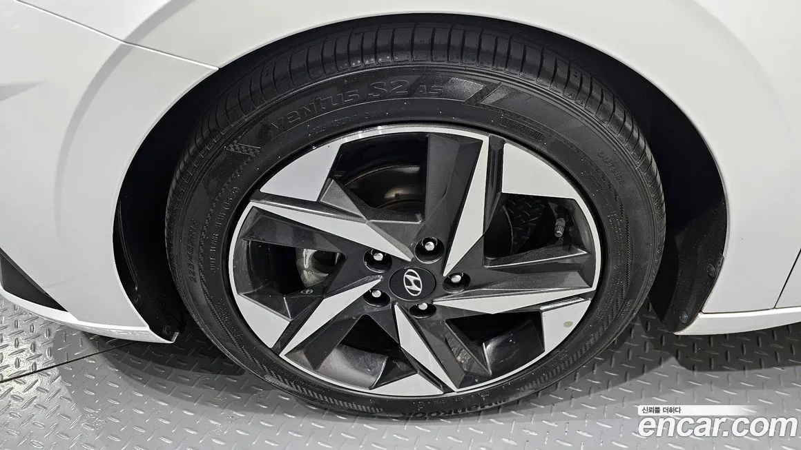 Hyundai AVANTE — фото 4
