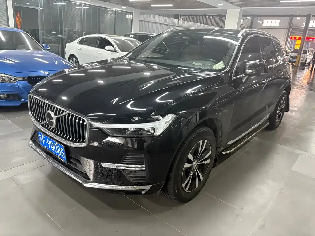 Volvo XC60 — фото 1