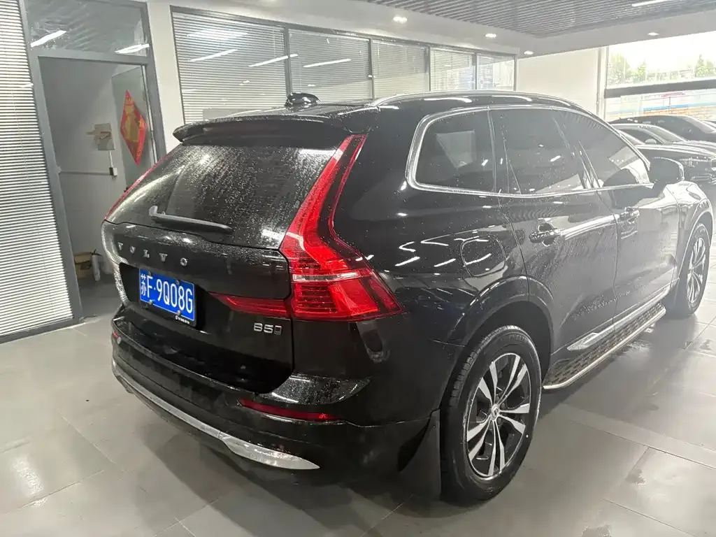 Volvo XC60 — фото 9