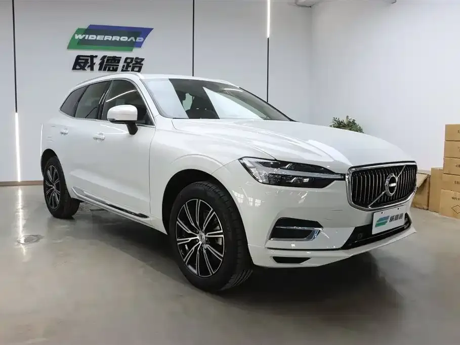Volvo XC60 — фото 10