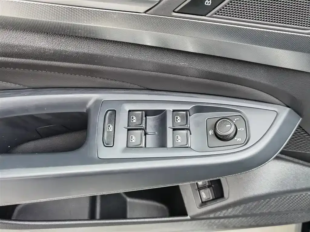 Volkswagen Passat New Energy 2023 из CN, фото 9