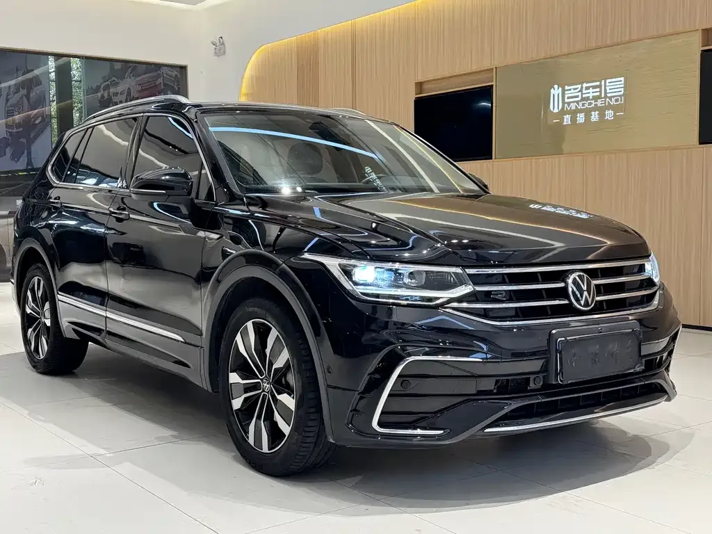Volkswagen Tiguan L — фото 7