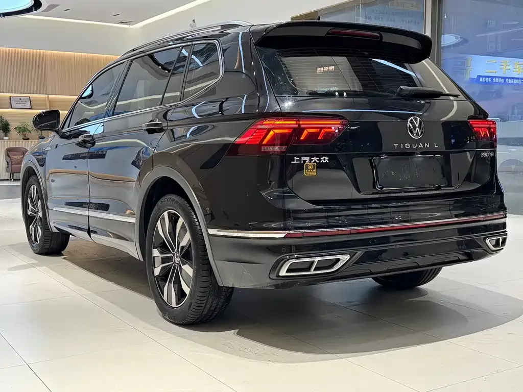 Volkswagen Tiguan L — фото 10