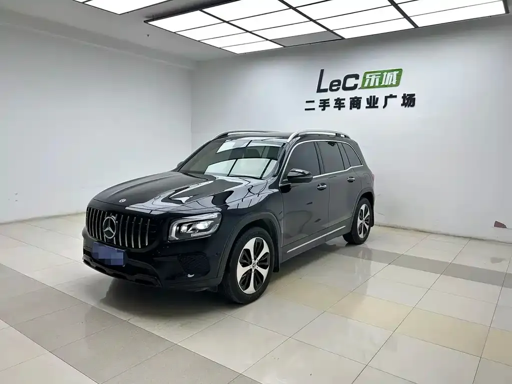 Mercedes-Benz GLB — фото 1