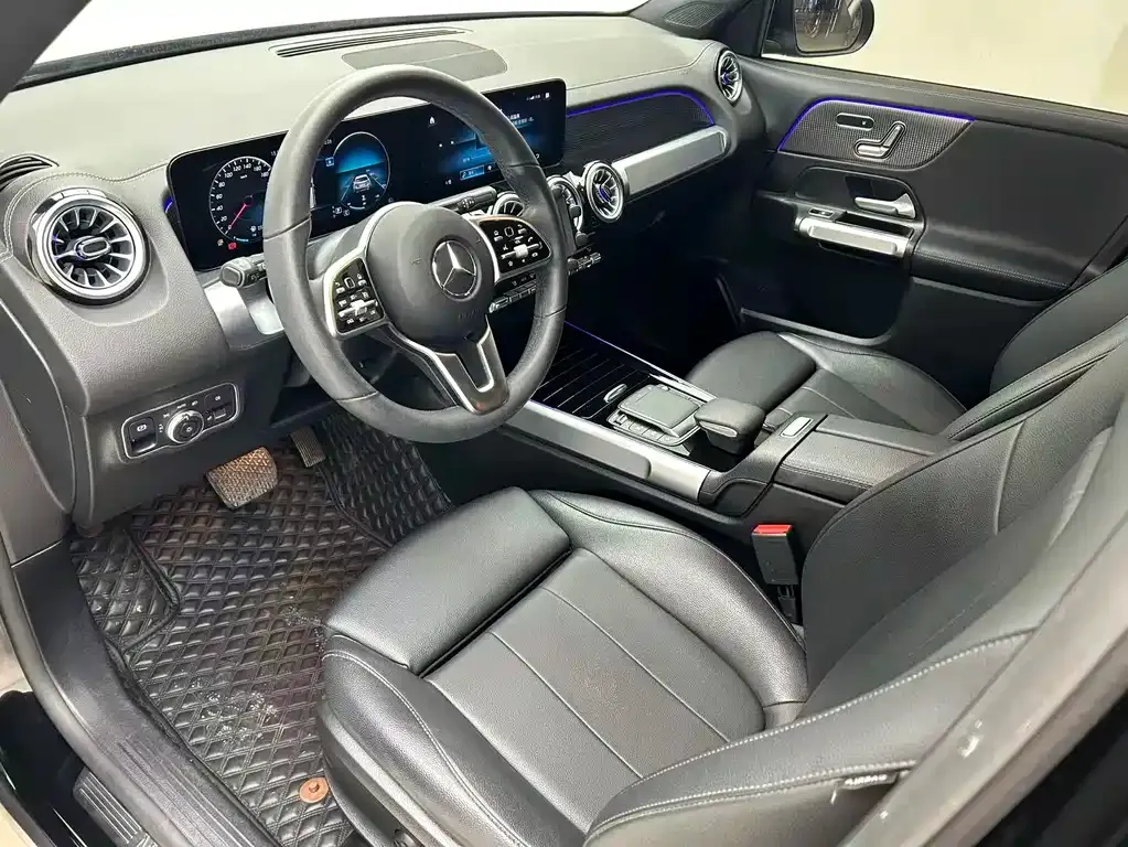 Mercedes-Benz GLB — фото 10