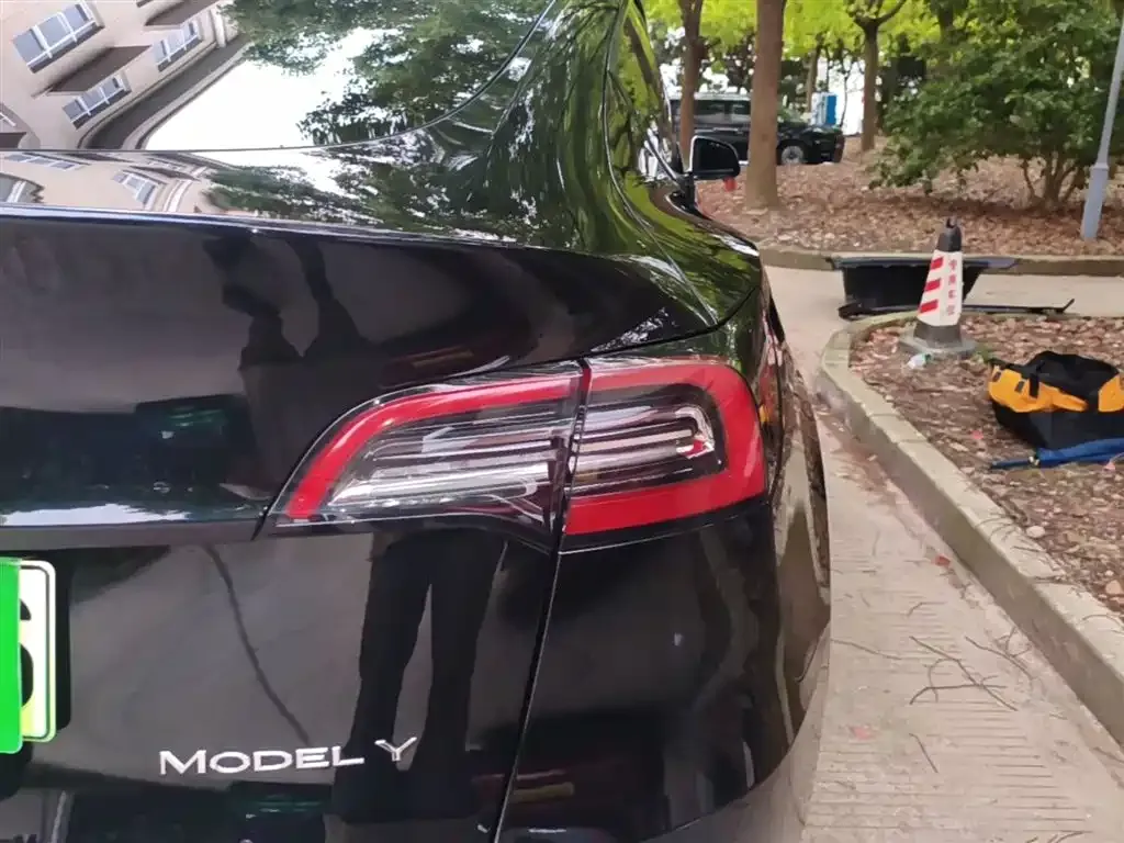 Tesla Model Y — фото 9