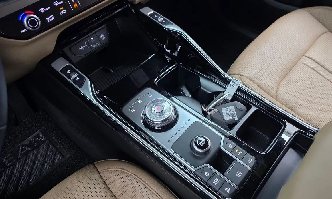 Kia Sorento — фото 9