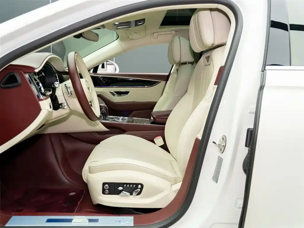 Bentley Flying Spur — фото 4