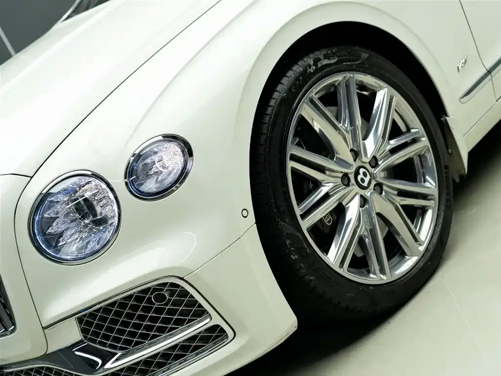 Bentley Flying Spur — фото 9