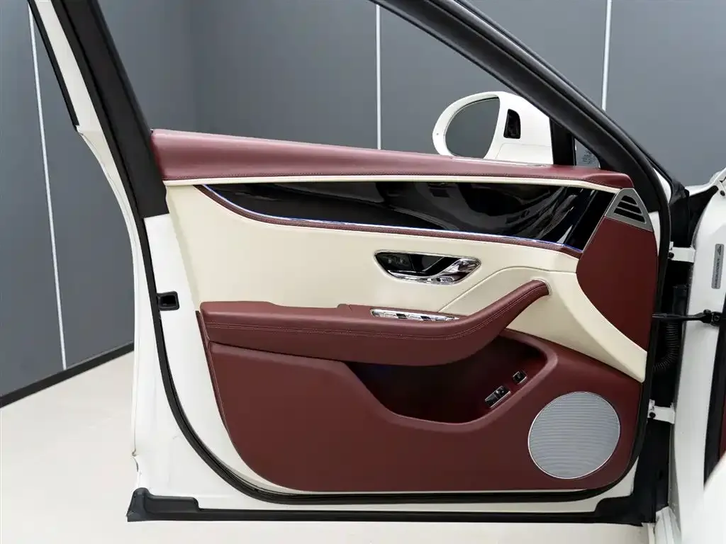 Bentley Flying Spur — фото 7