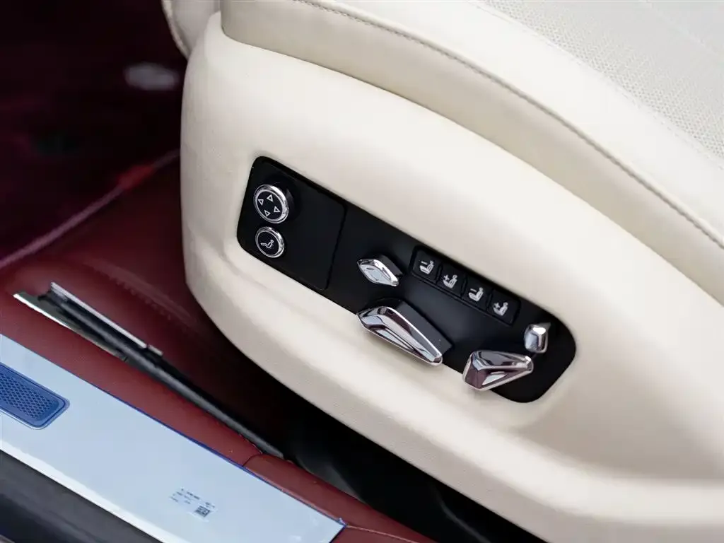 Bentley Flying Spur — фото 6