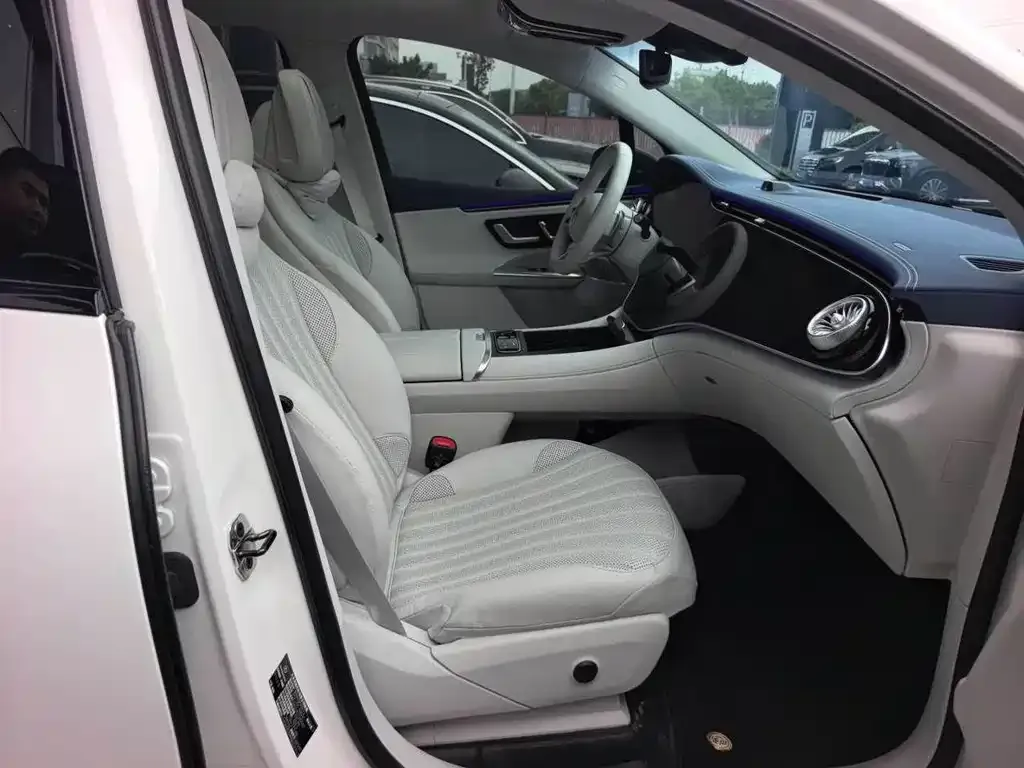 Mercedes-Benz EQE SUV — фото 2